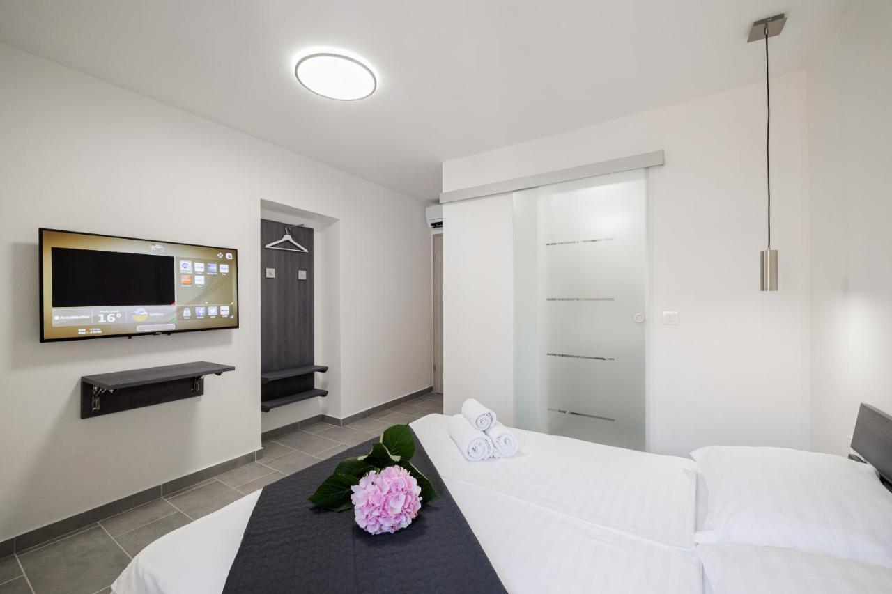 Miracolo Di Mare Trend Bed & Breakfast ไพราน ภายนอก รูปภาพ