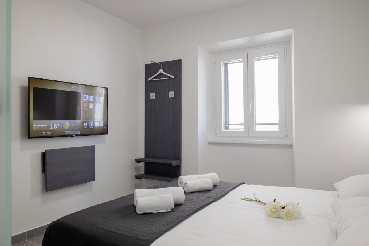 Miracolo Di Mare Trend Bed & Breakfast ไพราน ภายนอก รูปภาพ